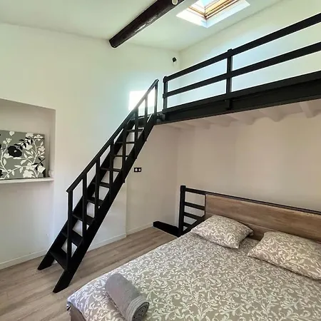 Duplex Avec Terrasse A 15 Min De Lyon *